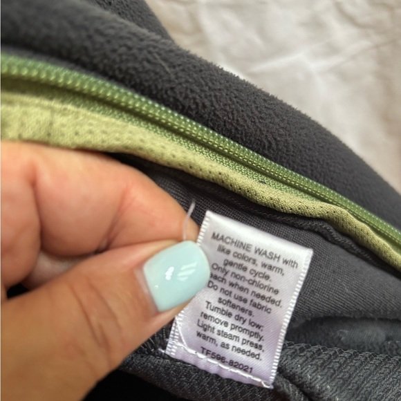 Pendleton | Size Small | Gray Fleece Jacket‎ | Full Zip | Hooded | Lightweight - Picture 7 of 7